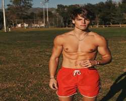 He is a dedicated fitness freak and does a workout in a routine to stay in shape.